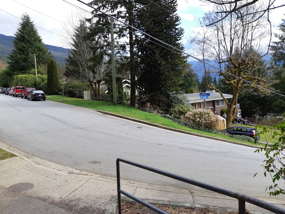 Entrance at Cliffmont Rd & Cliffwood Rd